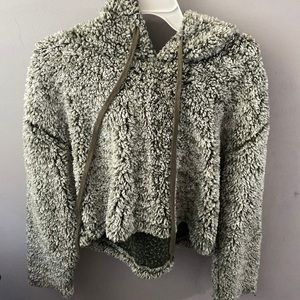 Cropped Sherpa sweatshirt